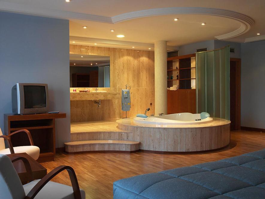 Hotel Alameda Alba De Tormes Bilik gambar