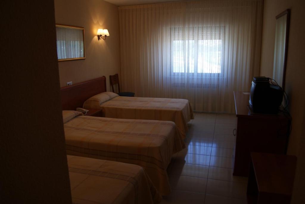 Hotel Alameda Alba De Tormes Bilik gambar