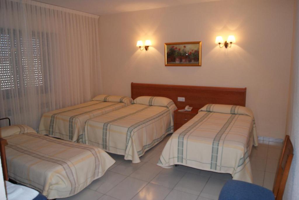 Hotel Alameda Alba De Tormes Bilik gambar