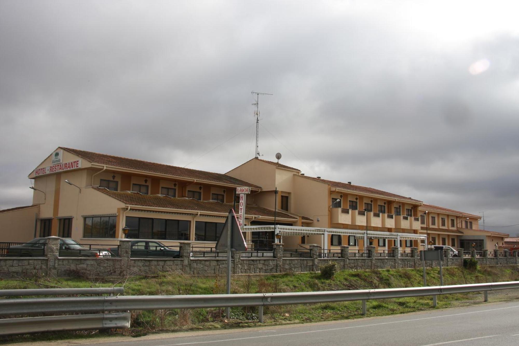 Hotel Alameda Alba De Tormes Luaran gambar